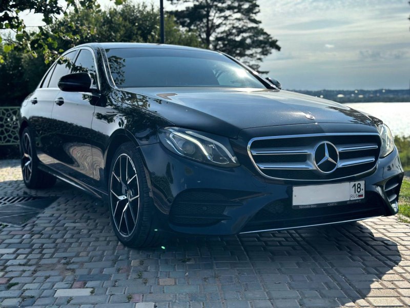 Mercedes E